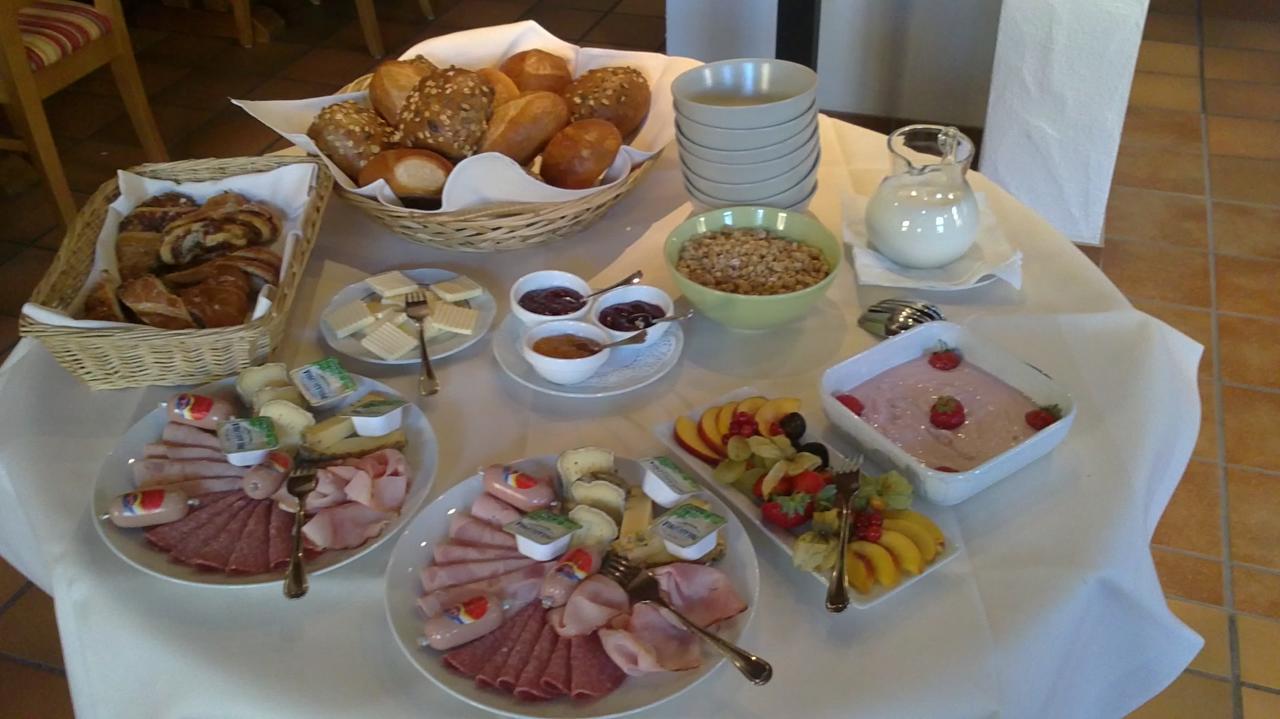 Ellenbergs Restaurant & Hotel Hessheim Экстерьер фото